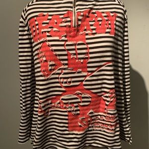 Black and white strips with red print